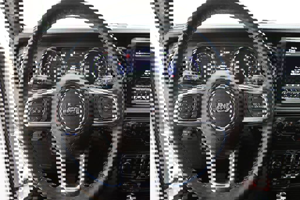 Used 2023 Jeep Wrangler Unlimited Rubicon 4xe w/ Dual Top Group AWD/4WD image 16