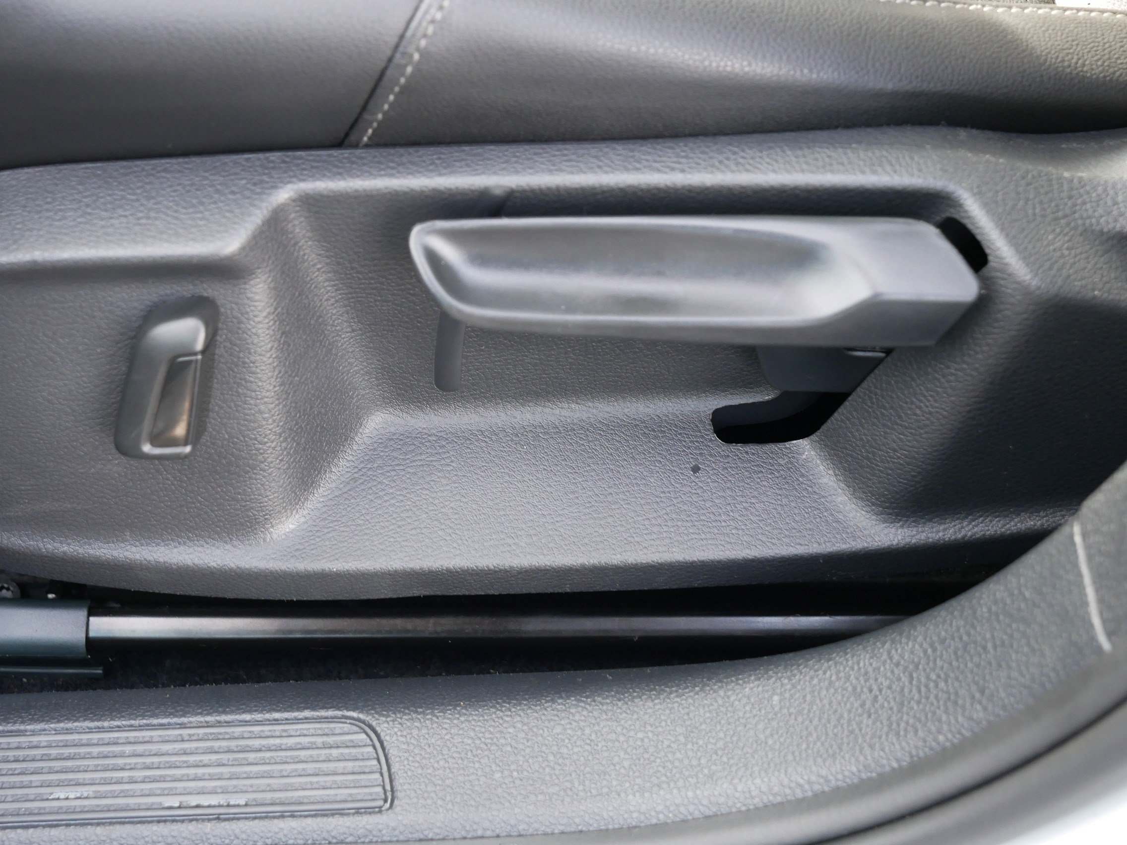 Used 2018 Volkswagen Golf SE image 20