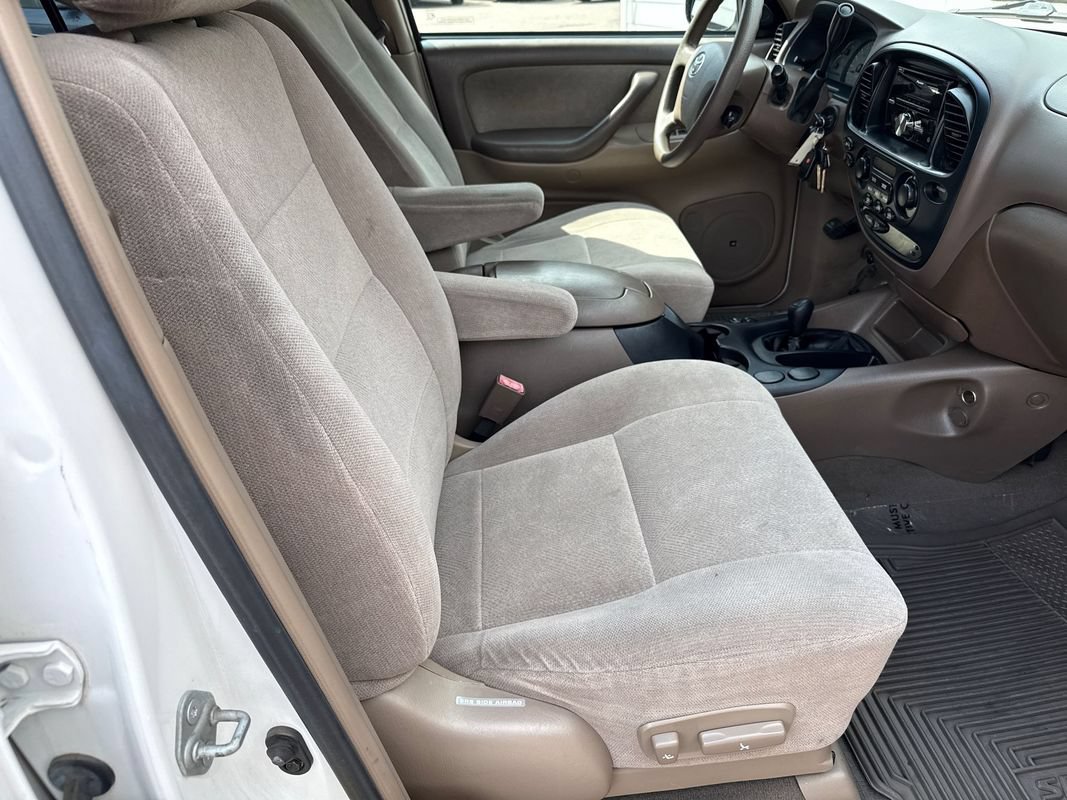 Used 2004 Toyota Sequoia SR5 AWD/4WD image 34