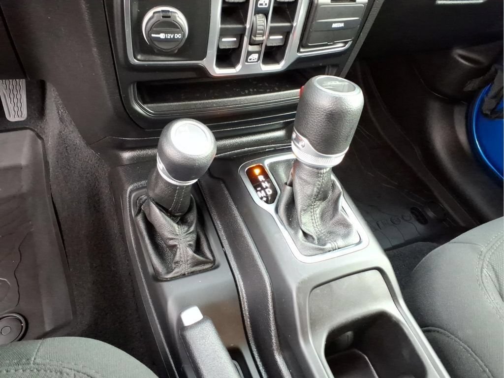 Used 2021 Jeep Gladiator Sport AWD/4WD image 27