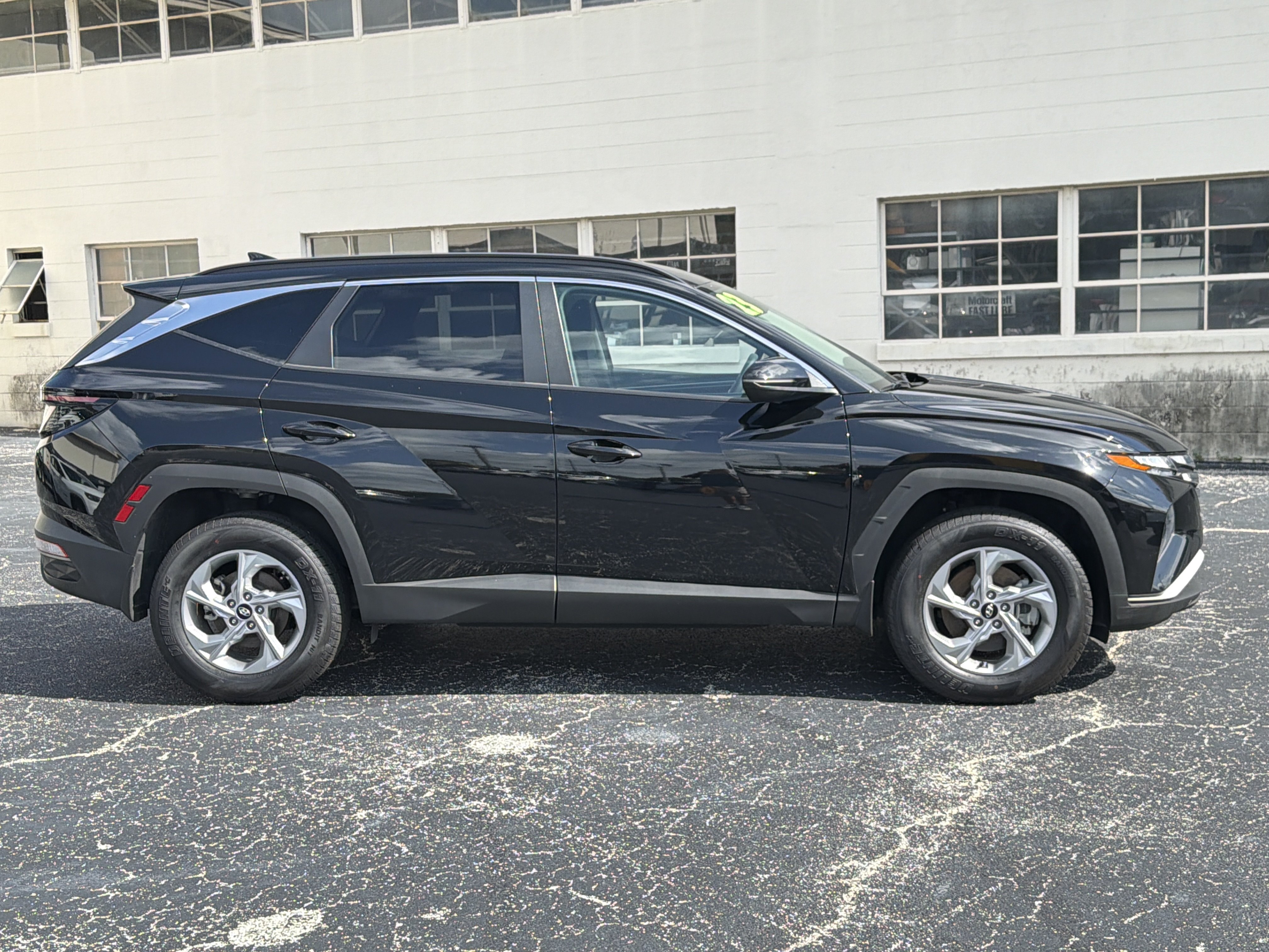 Used 2023 Hyundai Tucson SEL AWD/4WD image 2