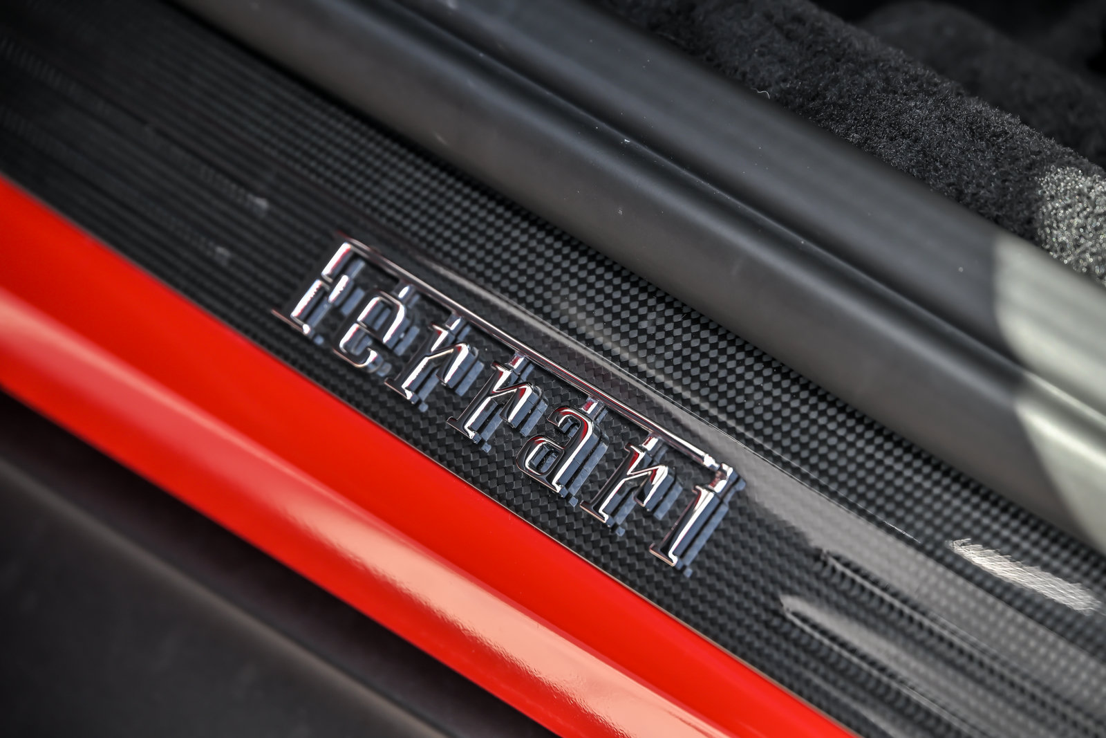 Used 2024 Ferrari Roma Spider RWD image 29