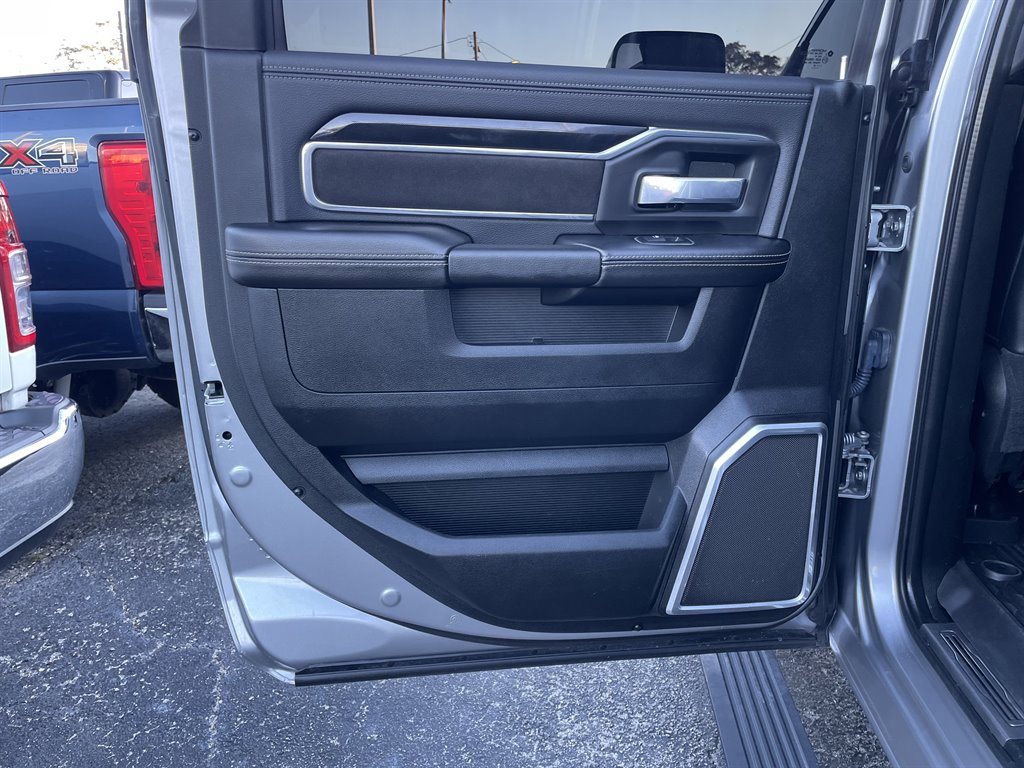 Used 2022 RAM 3500 Laramie AWD/4WD image 47