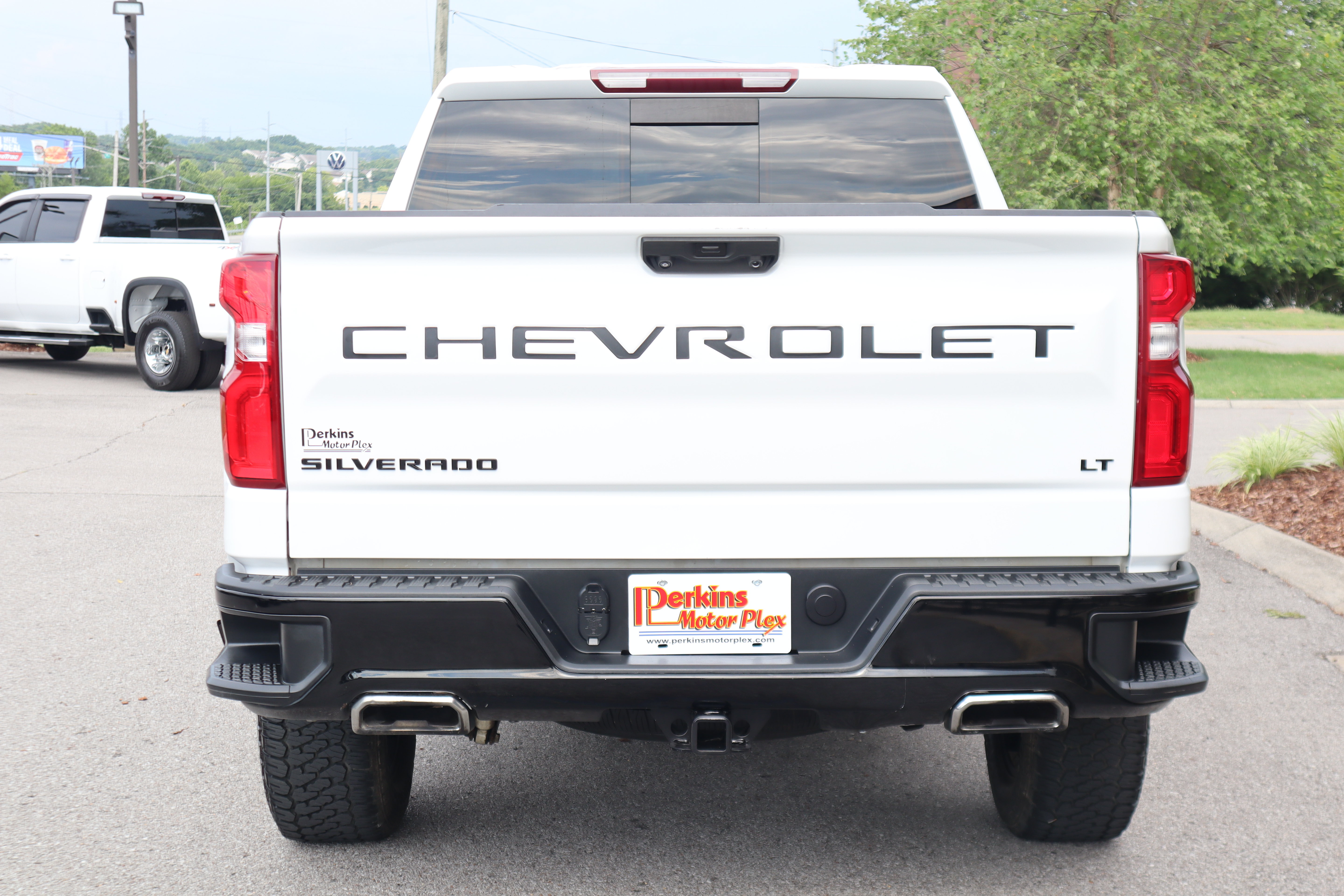Used 2022 Chevrolet Silverado 1500 LT Trail Boss w/ Convenience Package II AWD/4WD image 8