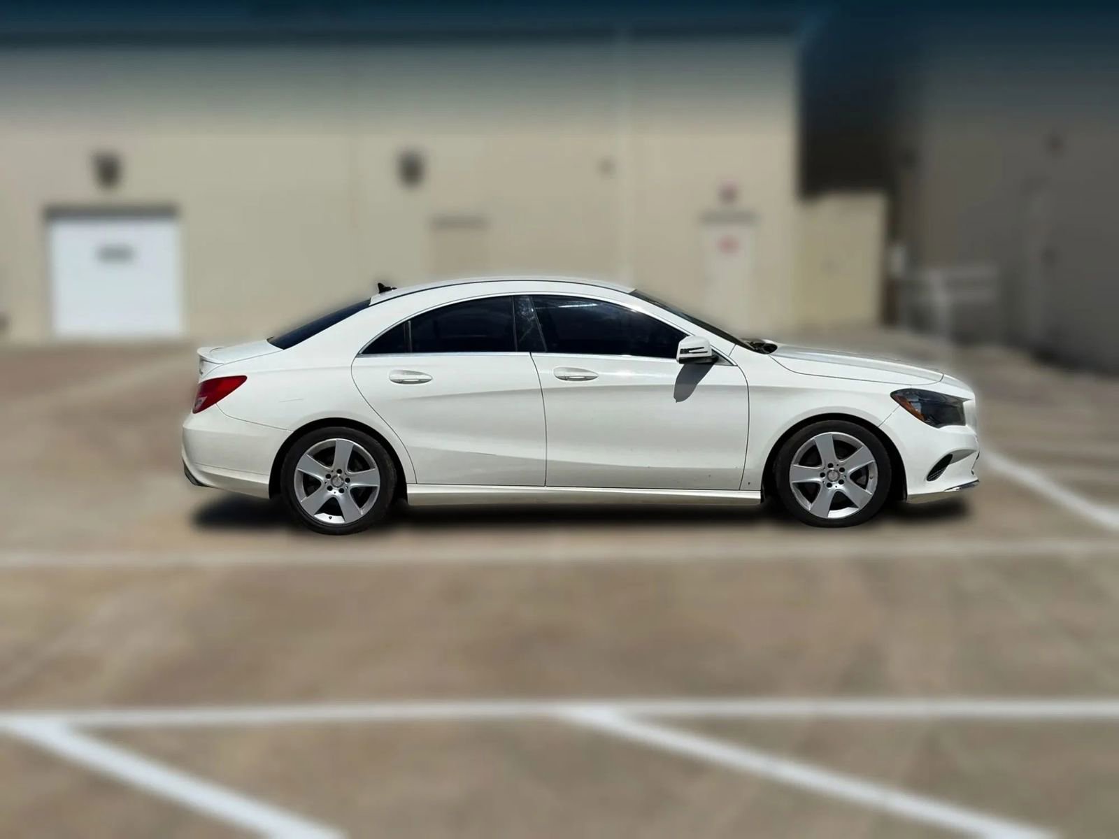 Used 2017 Mercedes-Benz CLA 250 4MATIC image 9