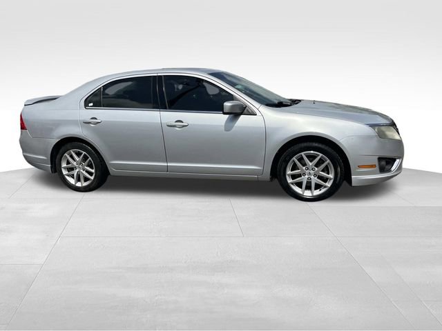 Used 2010 Ford Fusion SEL image 2