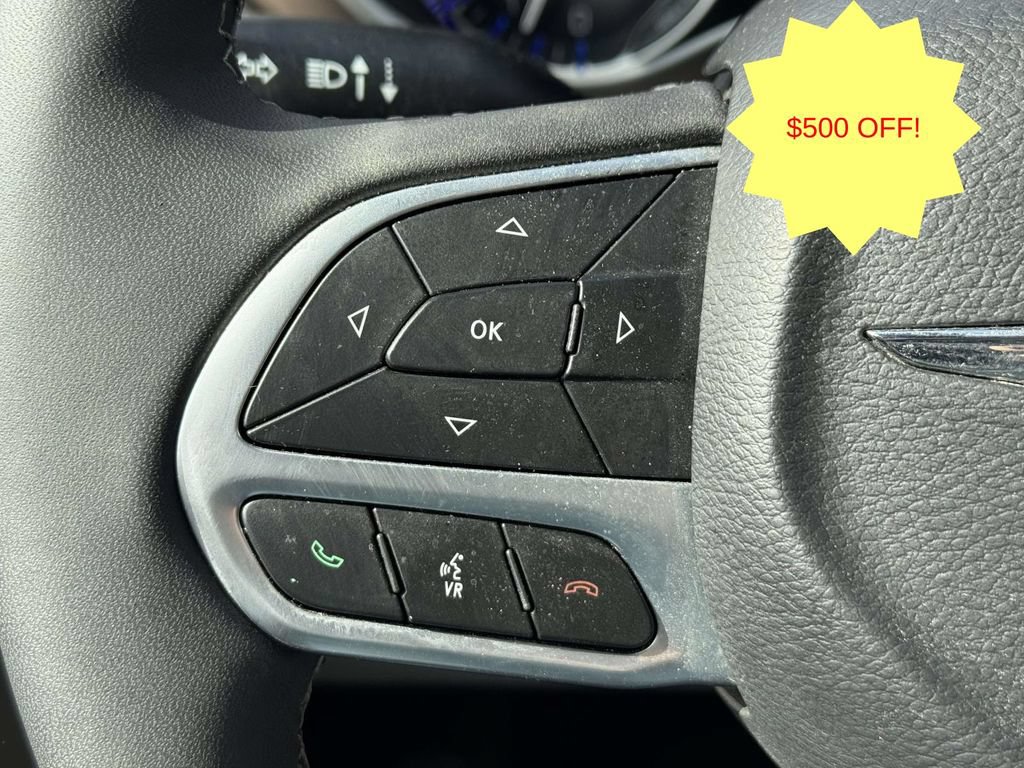 Used 2022 Chrysler Voyager LX FWD image 23