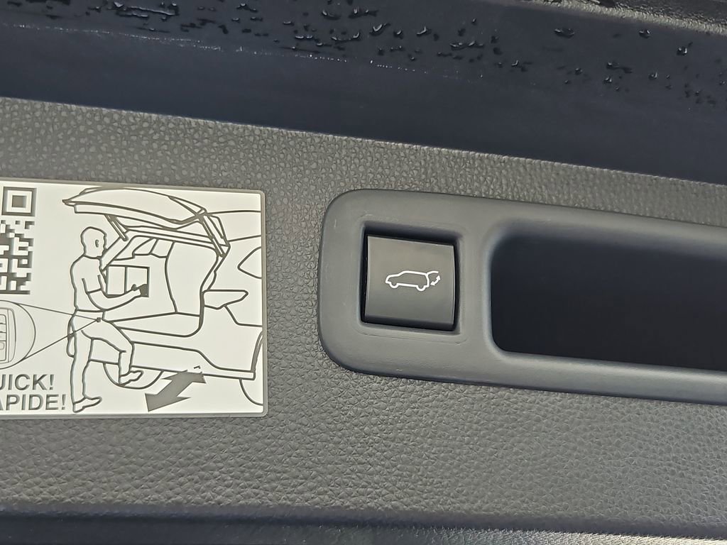 Used 2021 Toyota Highlander Limited image 38