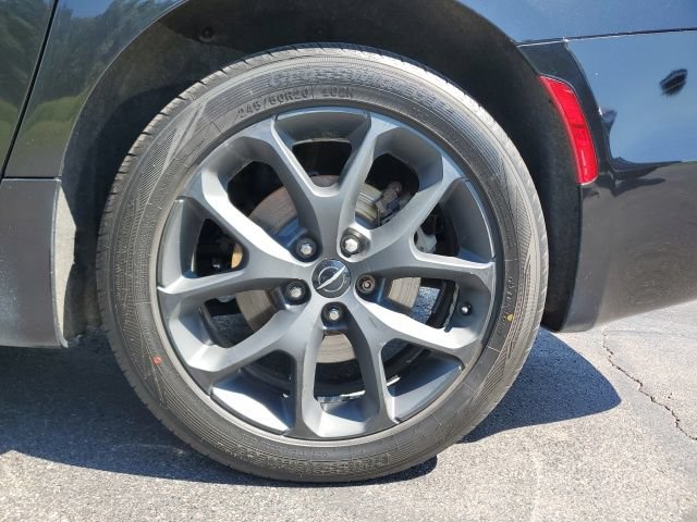Used 2021 Chrysler Pacifica Touring-L w/ Uconnect Theater Family Group AWD/4WD image 9