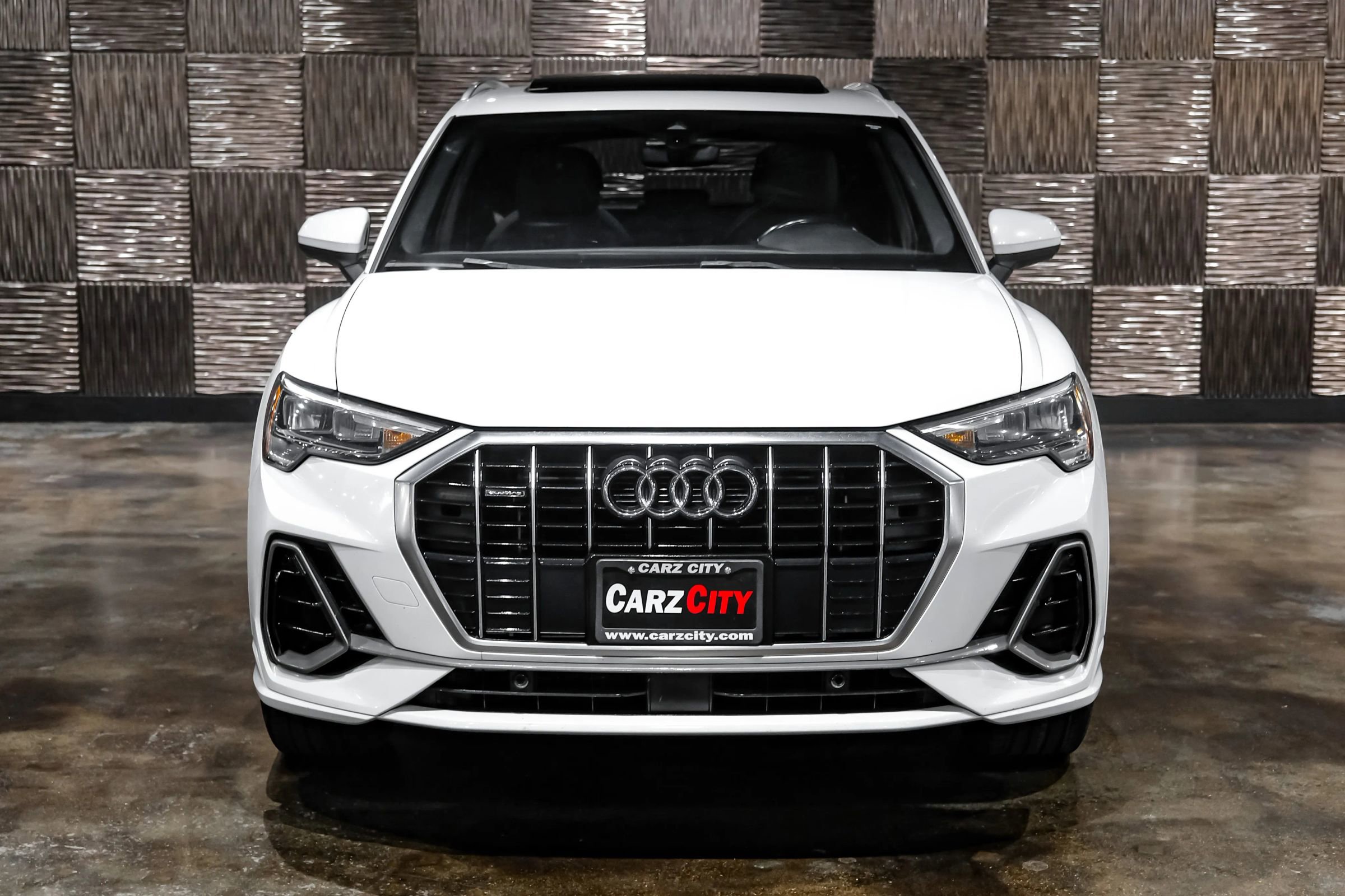 Used 2020 Audi Q3 2.0T Premium w/ Convenience Package AWD/4WD image 5