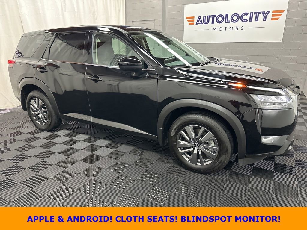 Used 2025 Nissan Pathfinder S AWD/4WD image 1
