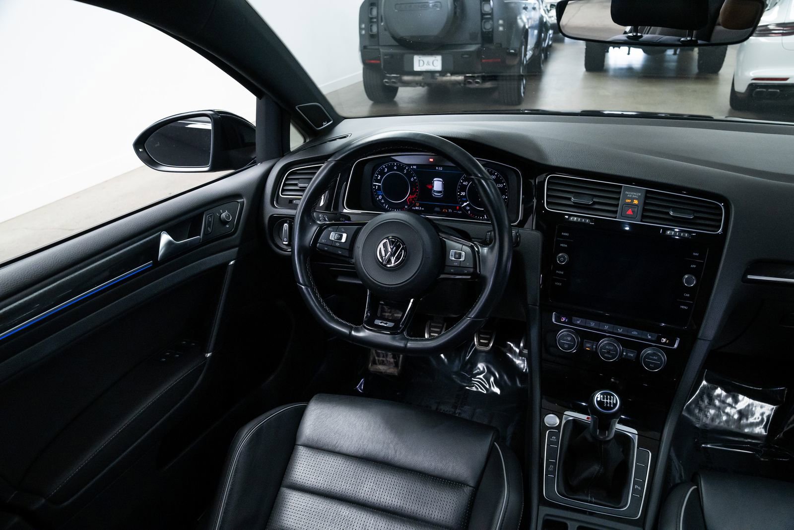 Used 2019 Volkswagen Golf R 4-Door image 9