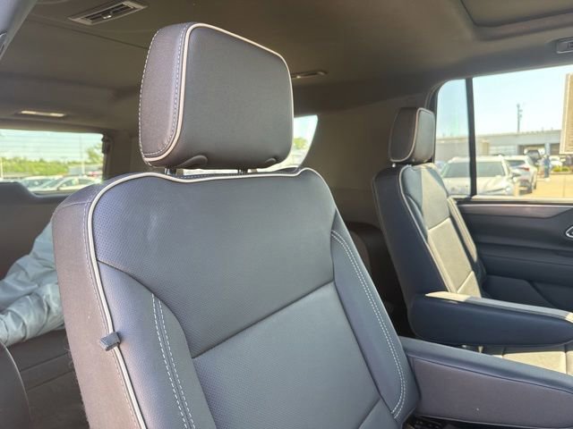 Used 2022 GMC Yukon XL SLT w/ SLT Premium Package AWD/4WD image 50