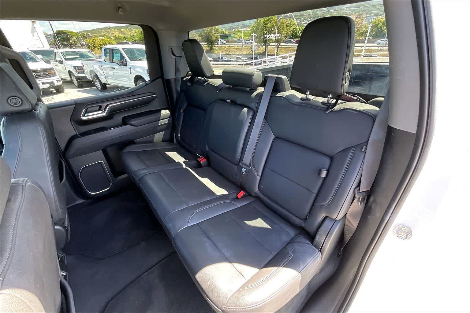 Used 2024 GMC Sierra 1500 SLT AWD/4WD image 29
