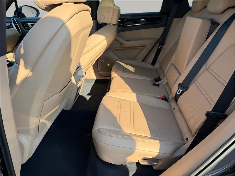 Used 2019 Porsche Cayenne E-Hybrid image 22