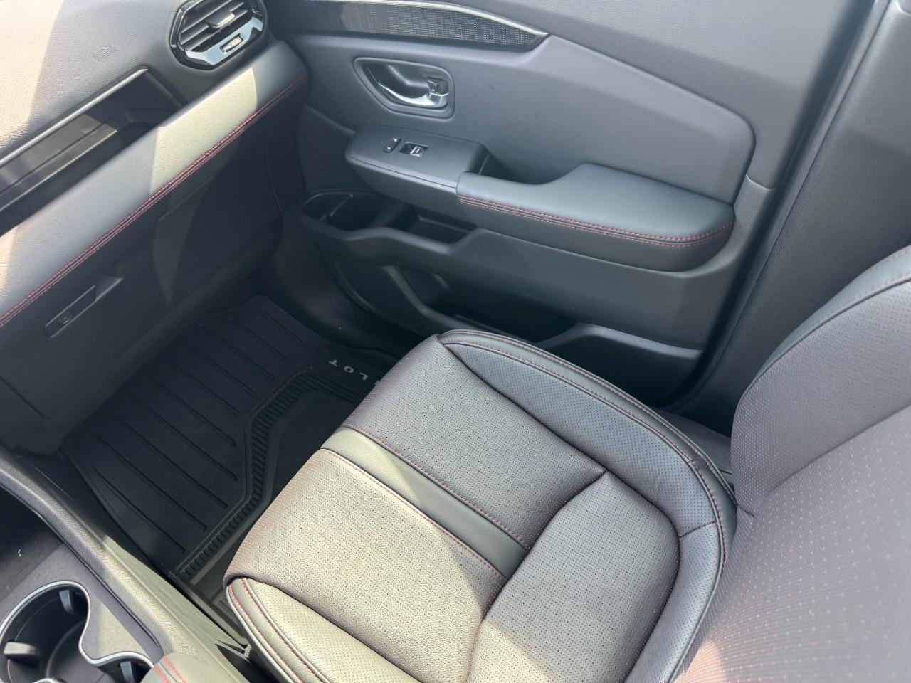 Certified 2025 Honda Pilot Black Edition image 15