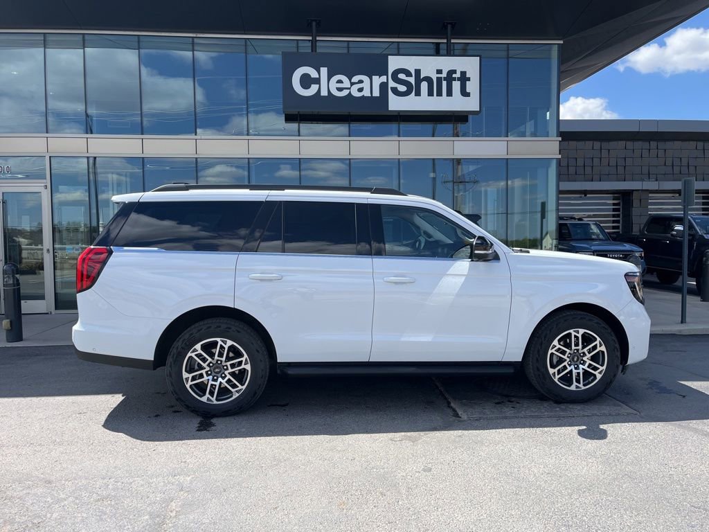 Used 2025 Ford Expedition Active AWD/4WD image 7