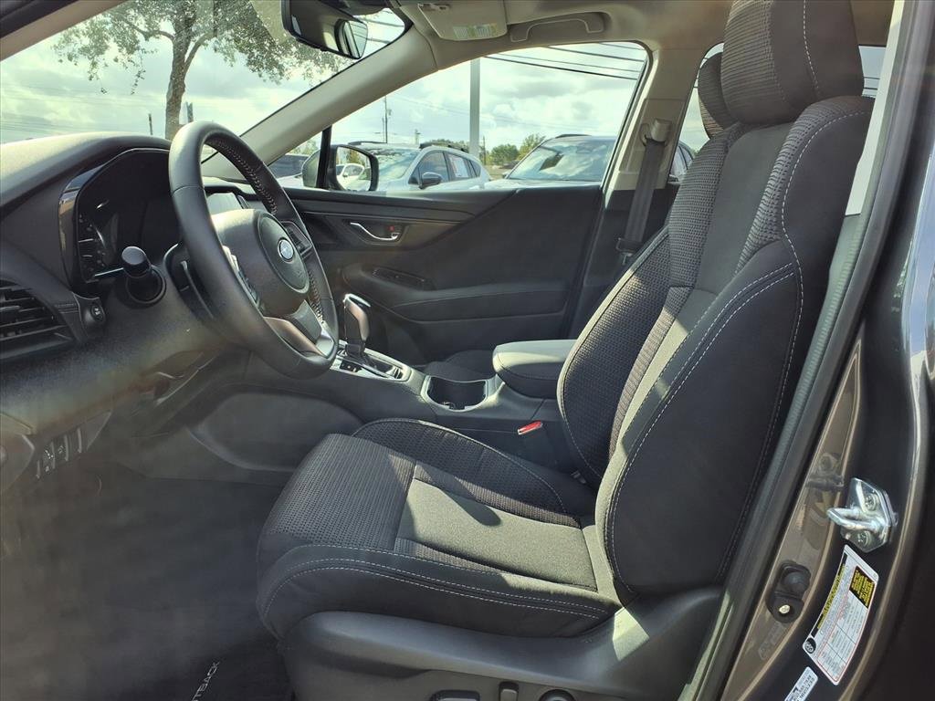 Certified 2025 Subaru Outback Premium image 3