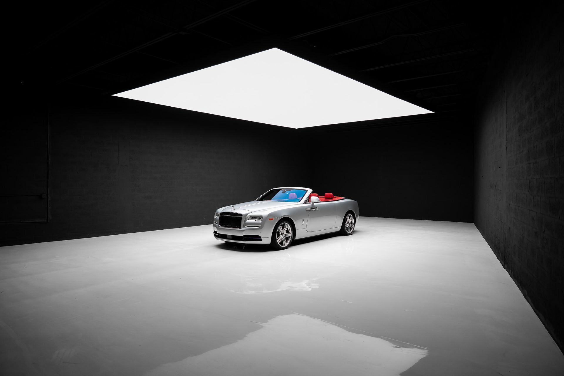 Used 2017 Rolls-Royce Dawn RWD image 94