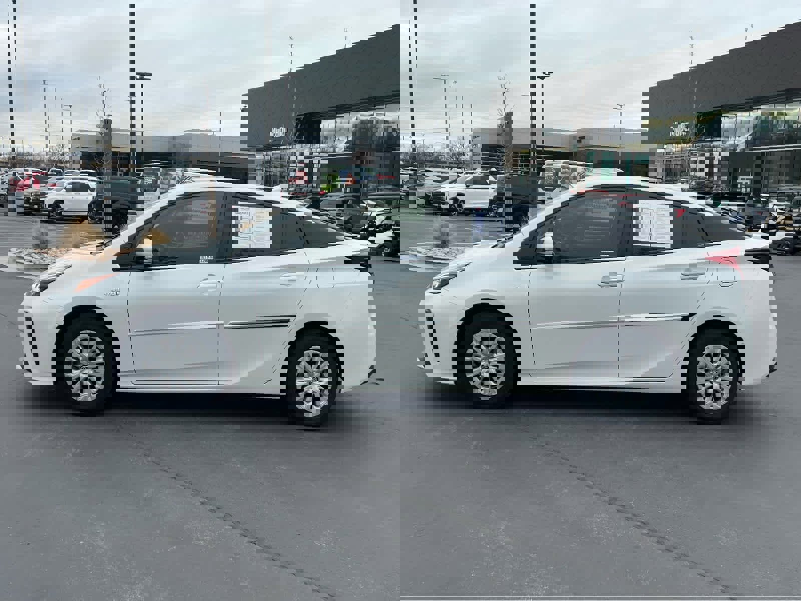 Used 2019 Toyota Prius LE image 12