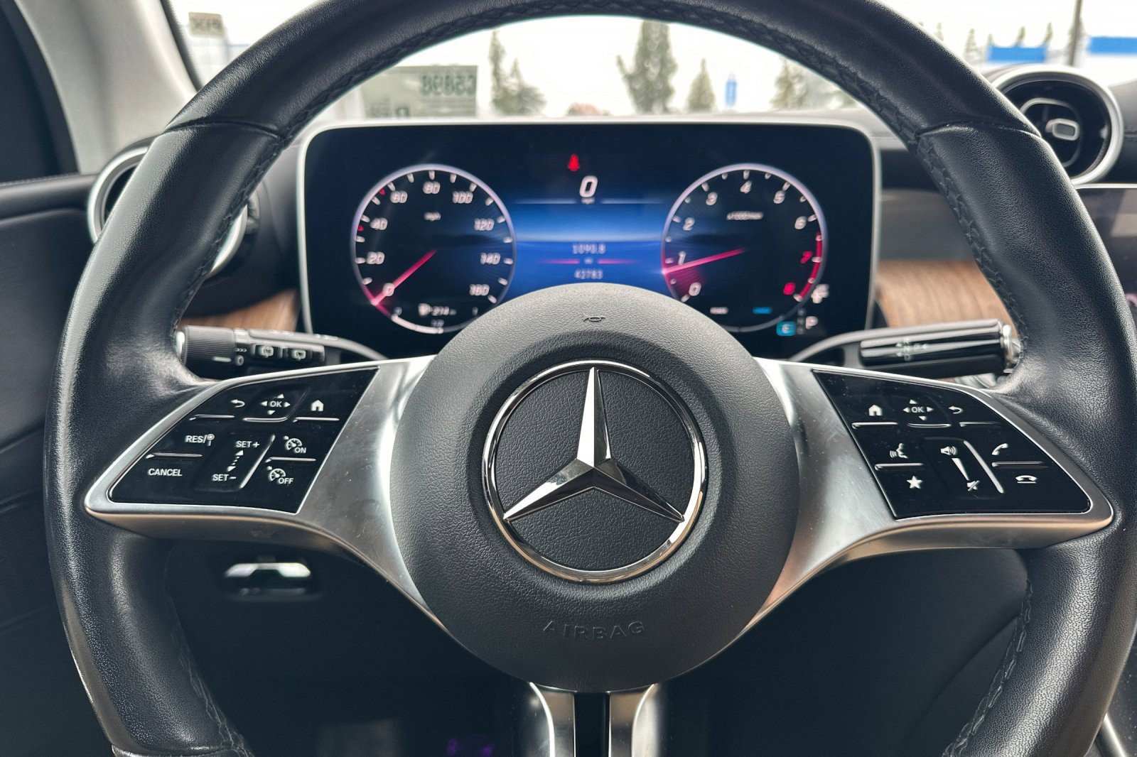 Used 2024 Mercedes-Benz GLC 300 w/ Winter Package image 24