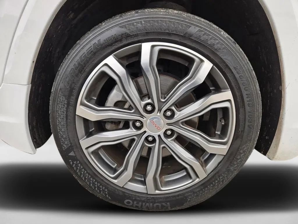 Used 2019 GMC Terrain Denali w/ Comfort Package image 34