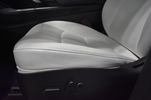 Used 2021 Tesla Model Y Long Range image 18