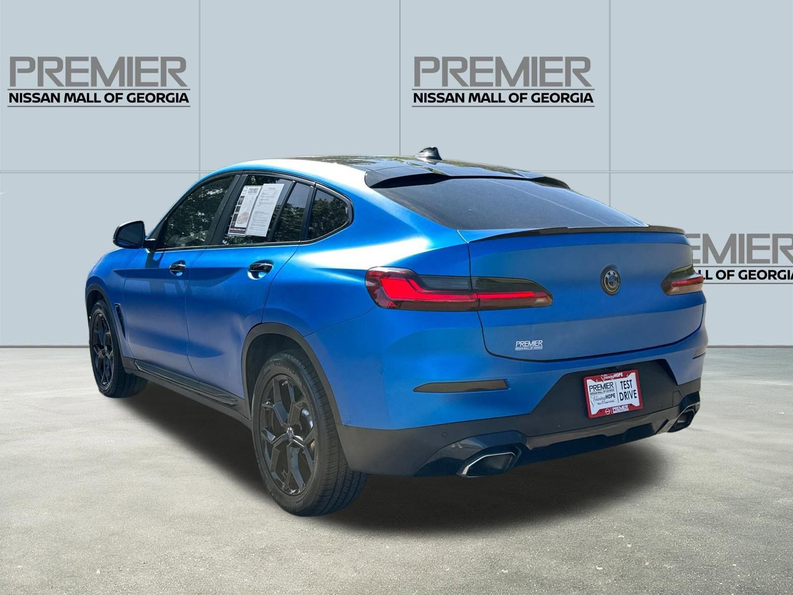 Used 2023 BMW X4 xDrive30i w/ Premium Package AWD/4WD image 6