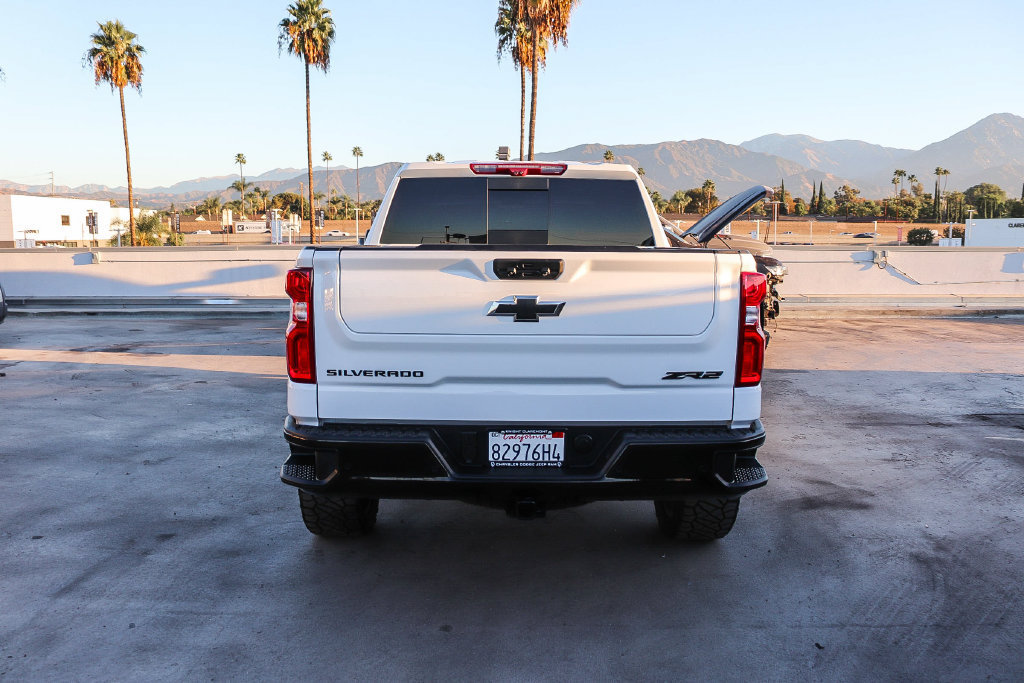 Used 2026 Chevrolet Silverado 1500 ZR2 w/ Dark Appearance Package AWD/4WD image 7