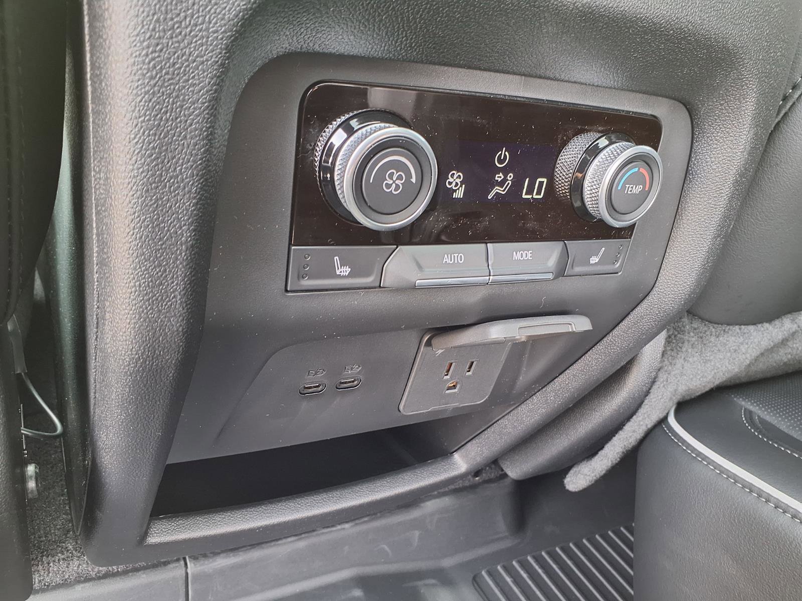 New 2026 Buick Enclave Avenir image 22