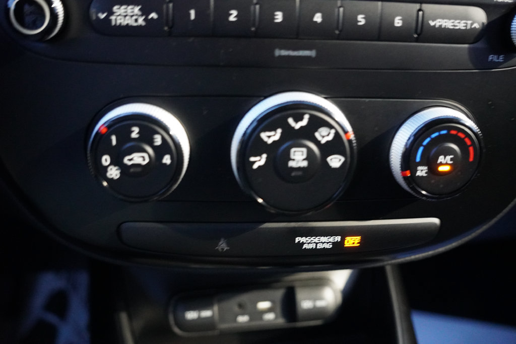 Used 2018 Kia Soul FWD image 24