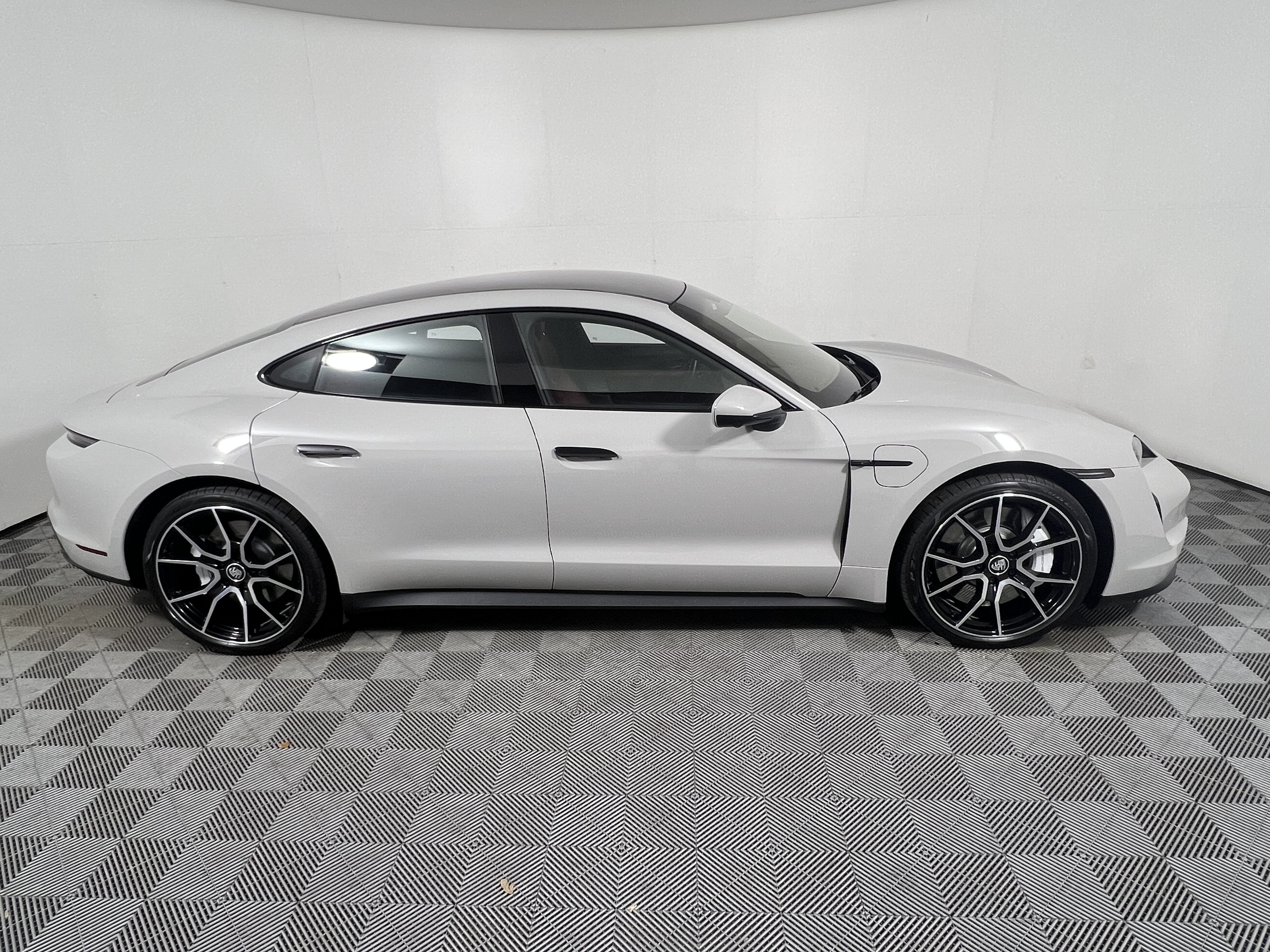 Certified 2023 Porsche Taycan 4S AWD/4WD image 8