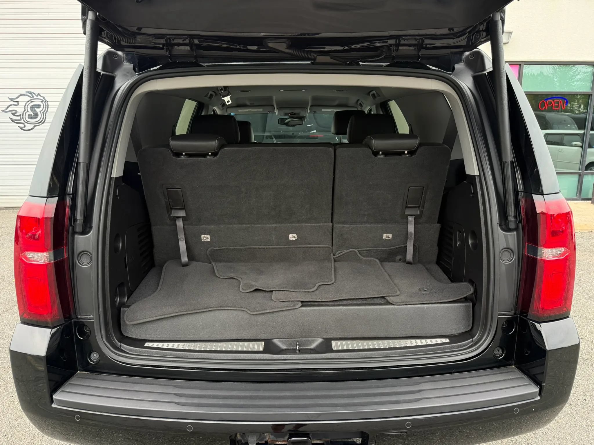 Used 2018 Chevrolet Tahoe LT AWD/4WD image 31