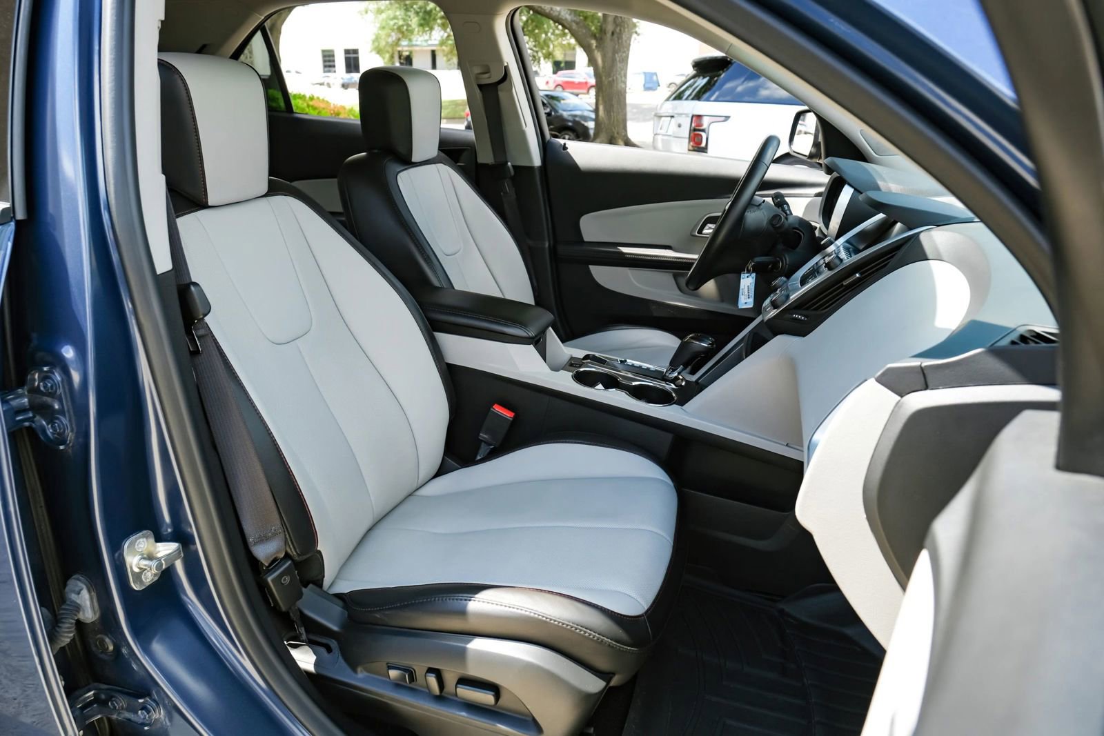 Used 2017 Chevrolet Equinox Premier w/ Enhanced Convenience Package AWD/4WD image 35