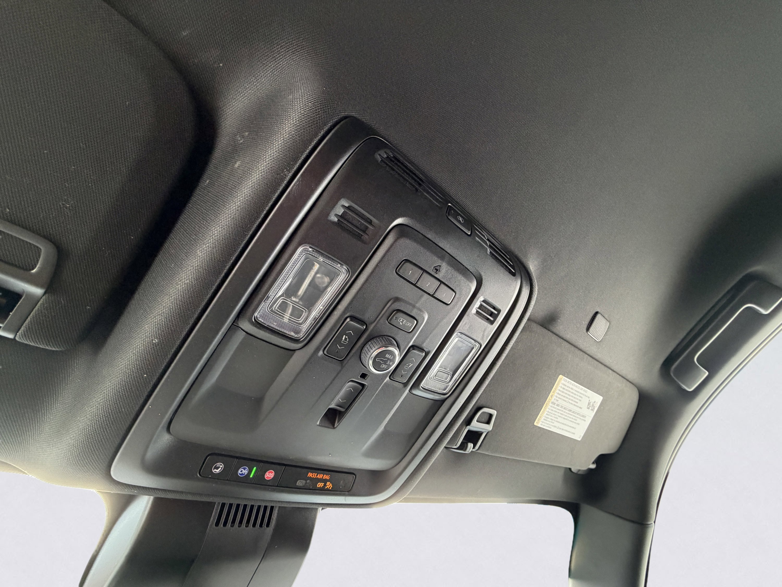 Used 2024 GMC Yukon XL Denali w/ Advanced Technology Package image 41