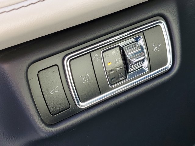 Certified 2025 Lincoln Aviator AWD w/ Jet Appearance Package image 12