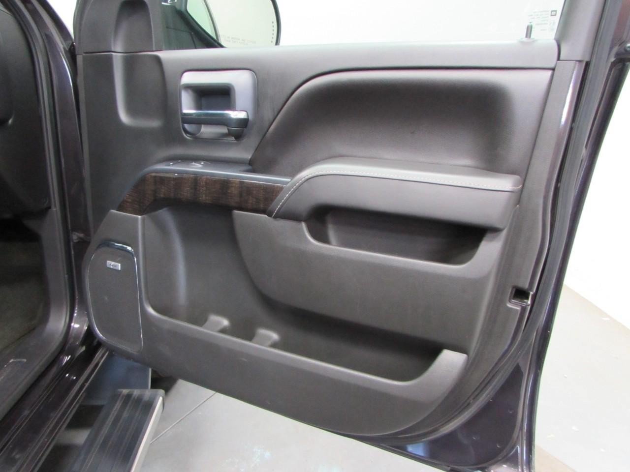 Used 2016 GMC Sierra 1500 Denali w/ Denali Ultimate Package AWD/4WD image 16