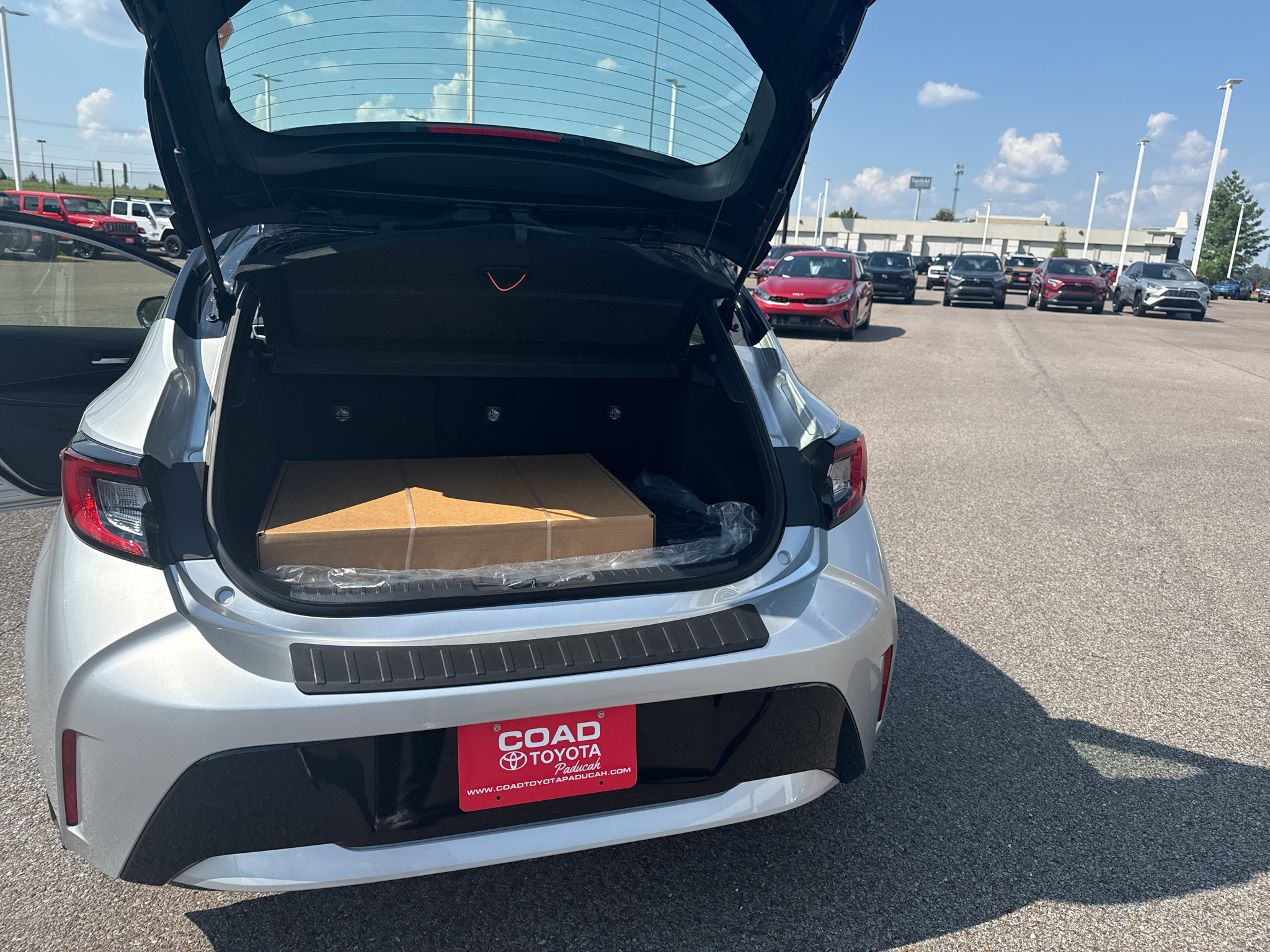 New 2026 Toyota Corolla SE FWD image 12