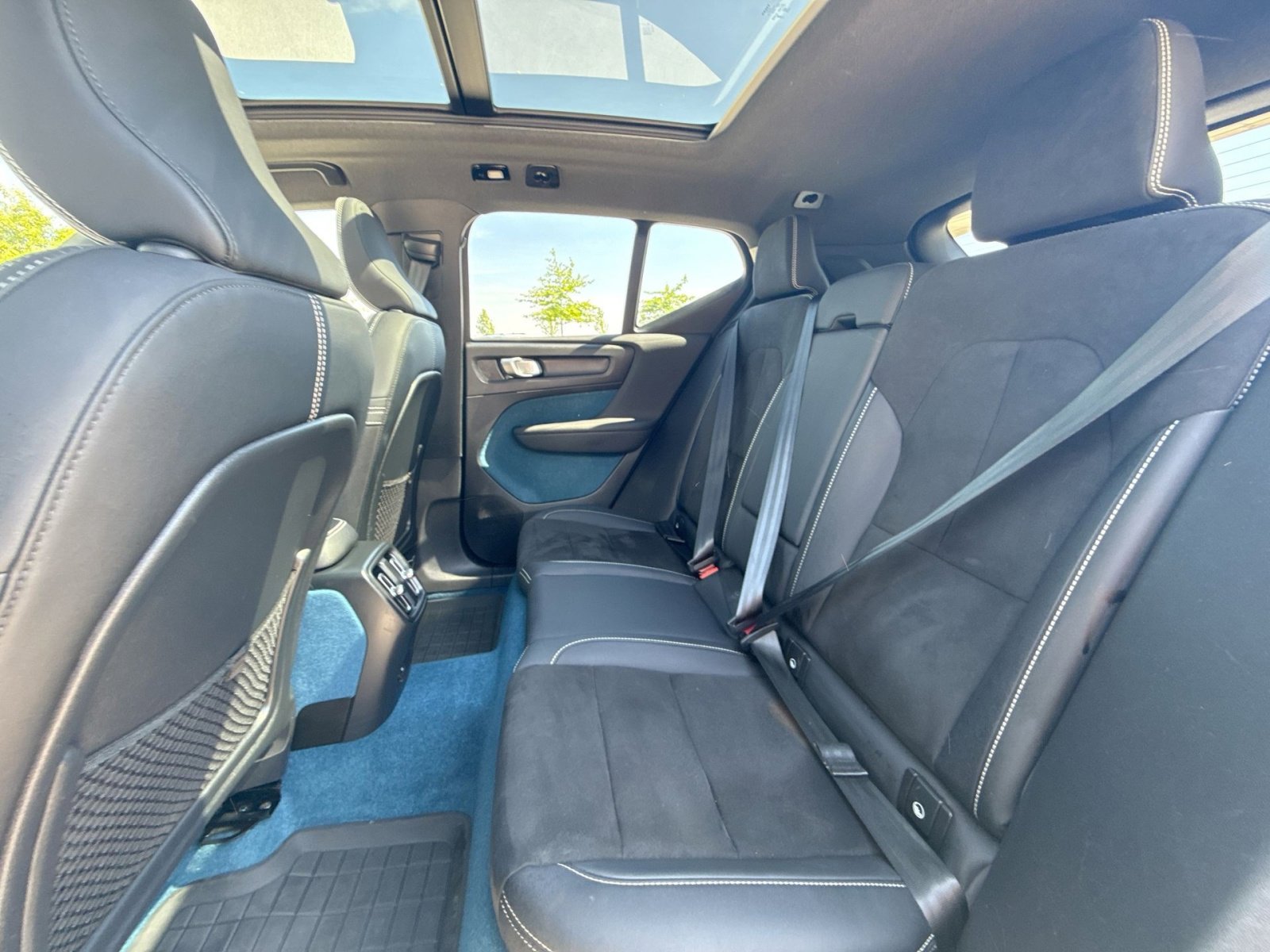 Used 2023 Volvo XC40 Recharge Plus w/ Protection Package Premier AWD/4WD image 25