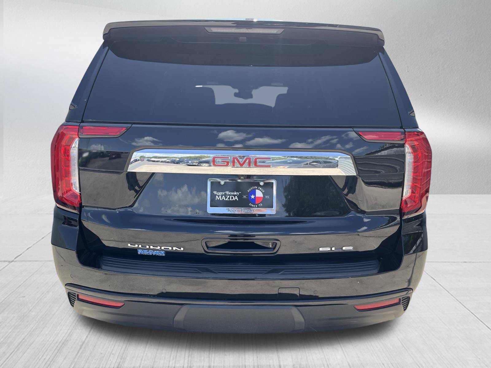 Used 2024 GMC Yukon SLE RWD image 7