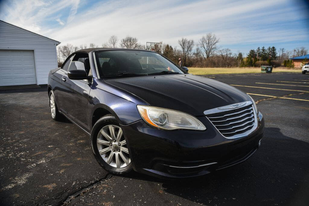Used 2012 Chrysler 200 Touring FWD image 26