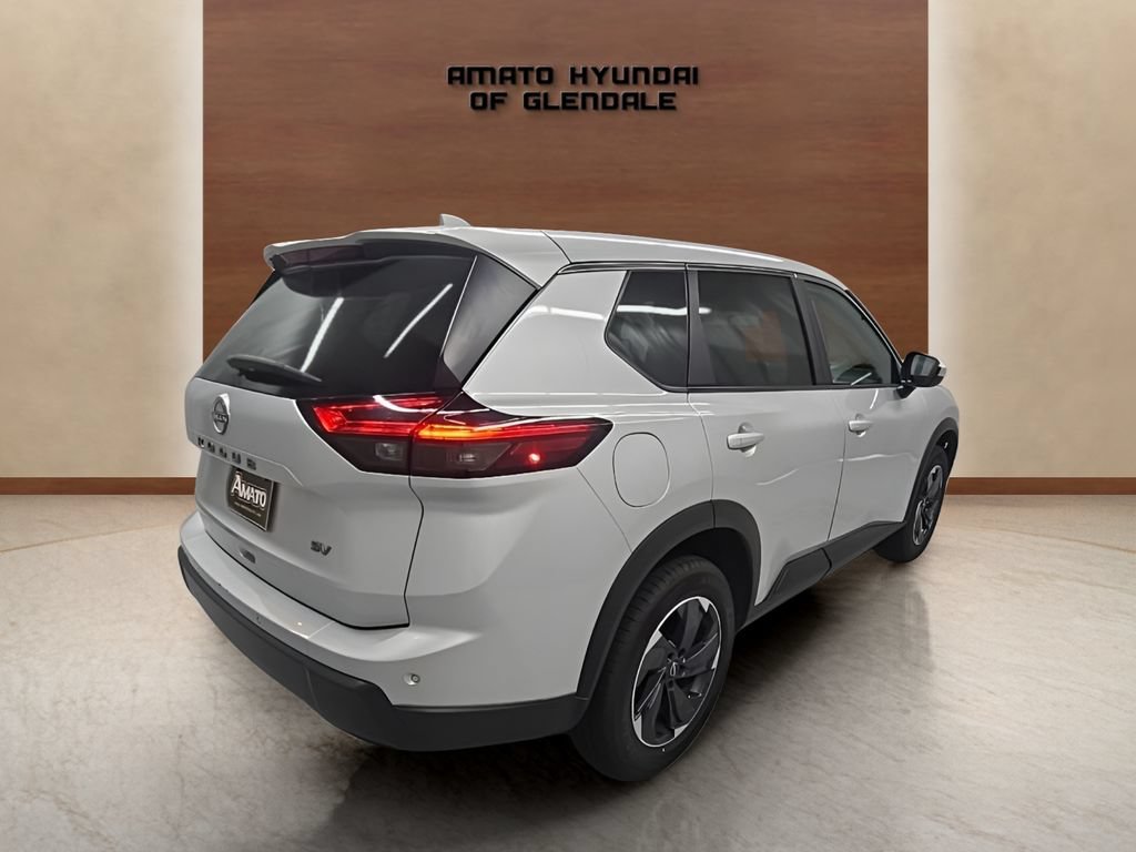 Used 2024 Nissan Rogue SV FWD image 6