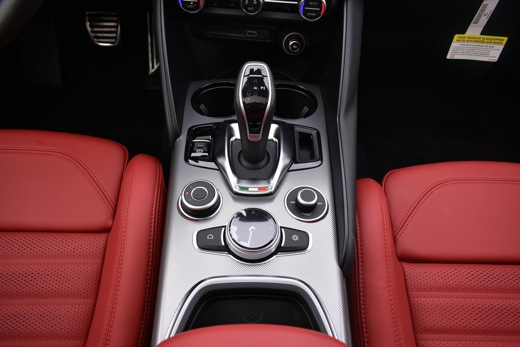 New 2025 Alfa Romeo Giulia AWD image 12