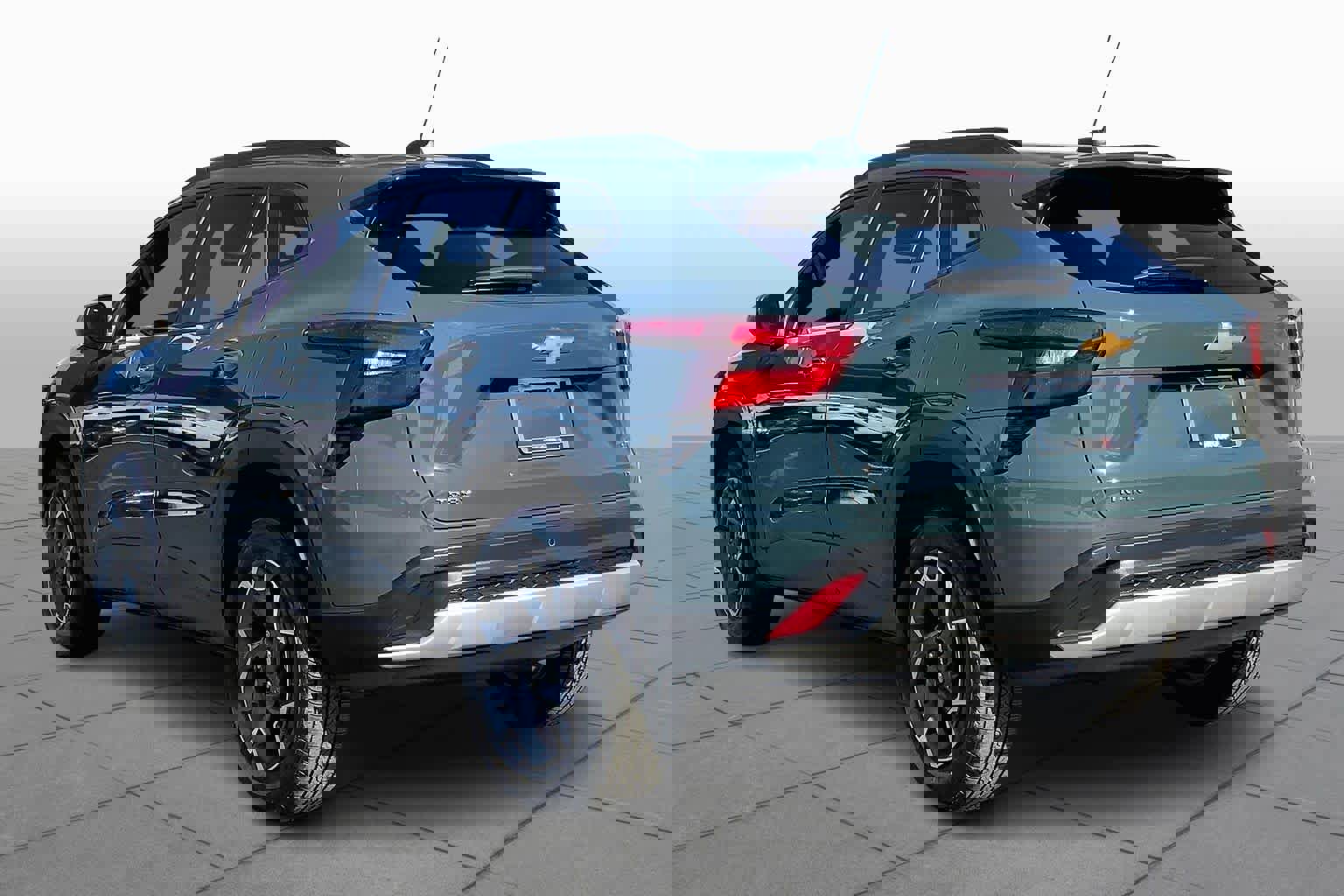 Certified 2025 Chevrolet Trax LT w/ Driver Confidence Package image 12