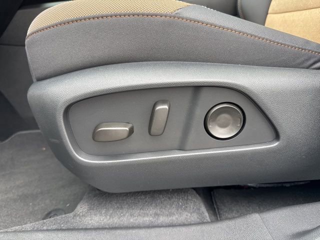 New 2026 Chevrolet Equinox ACTIV w/ Convenience Package III image 17