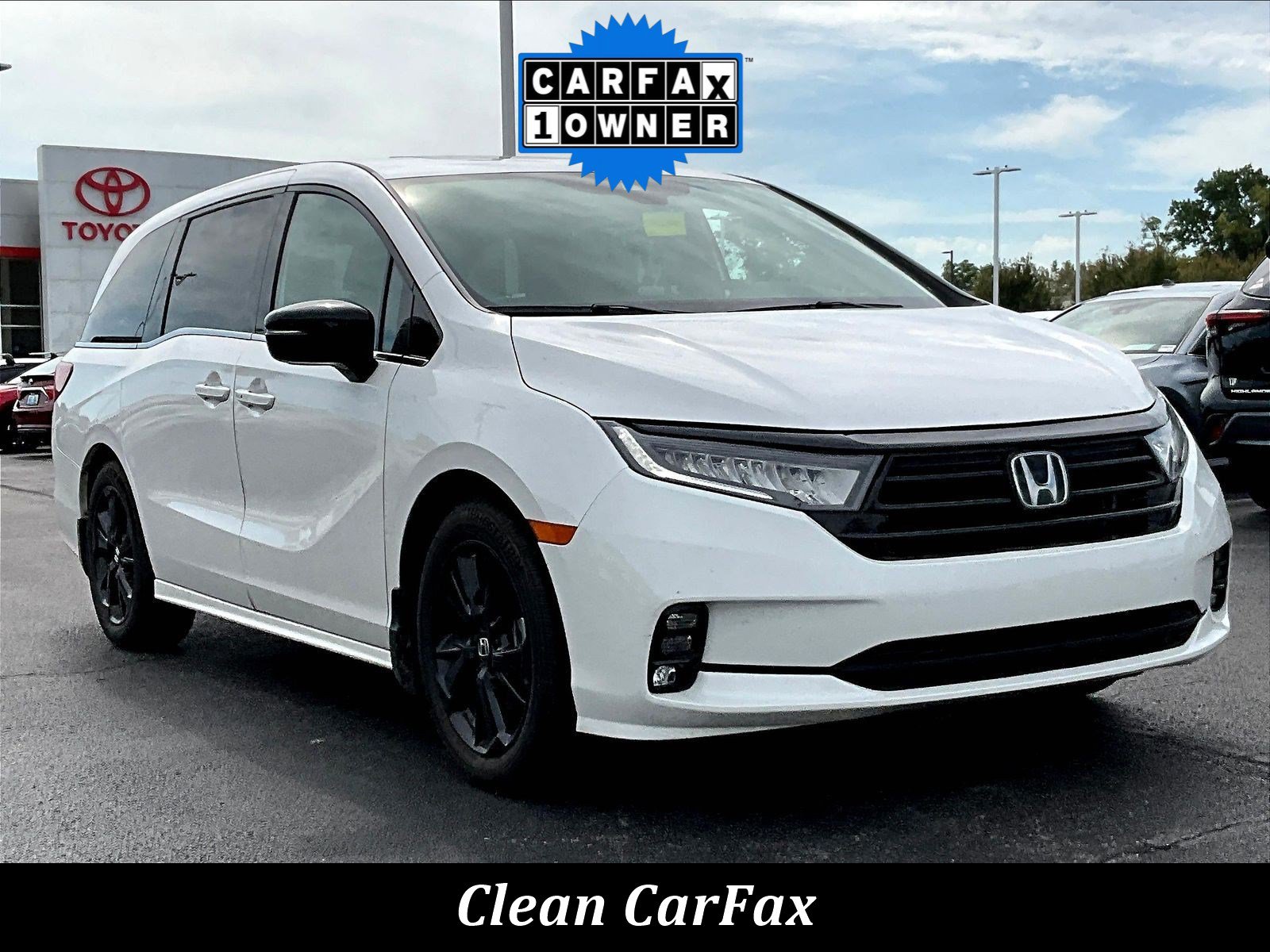Used 2024 Honda Odyssey Sport image 3