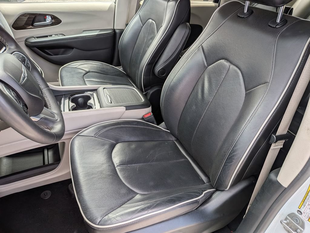 Used 2023 Chrysler Pacifica Limited FWD image 38