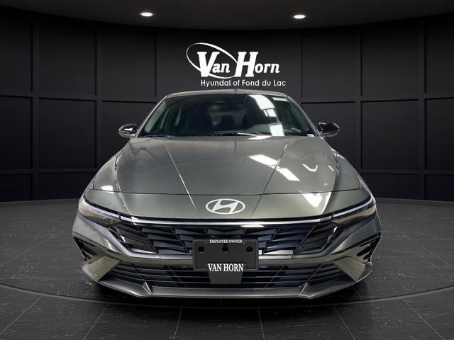 New 2026 Hyundai Elantra SEL Sport image 3