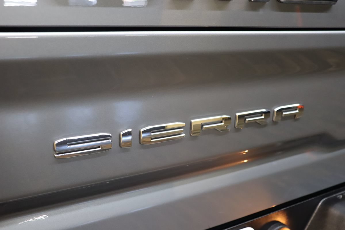 Used 2025 GMC Sierra 2500 AT4 w/ AT4 Preferred Package AWD/4WD image 32