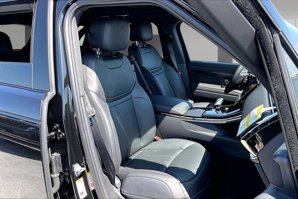 New 2026 Land Rover Range Rover Sport Dynamic SE AWD/4WD image 11